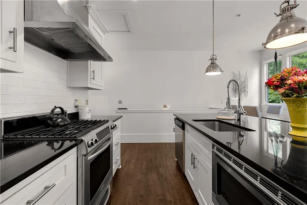 9121 Selborne Lane Chattahoochee Hills, GA 30268