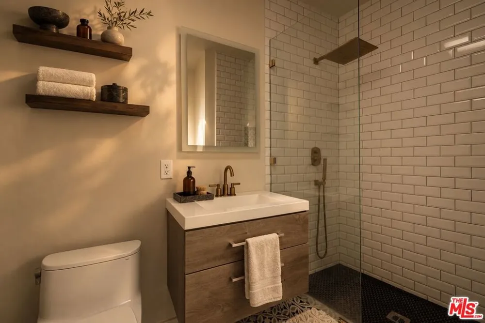 8215 Clinton Street Los Angeles, CA 90048