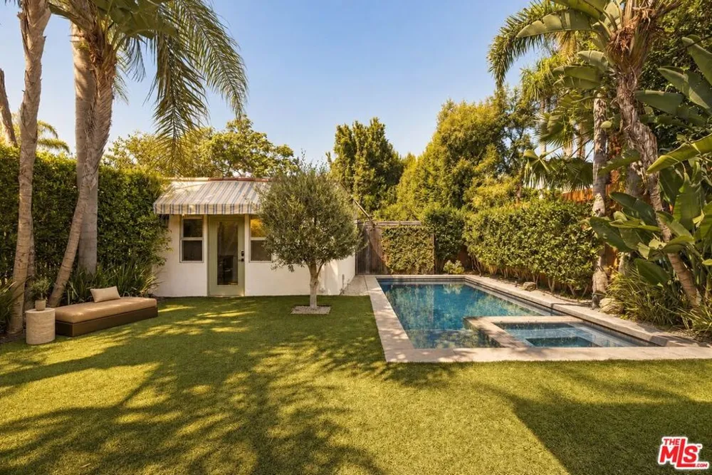 8215 Clinton Street Los Angeles, CA 90048