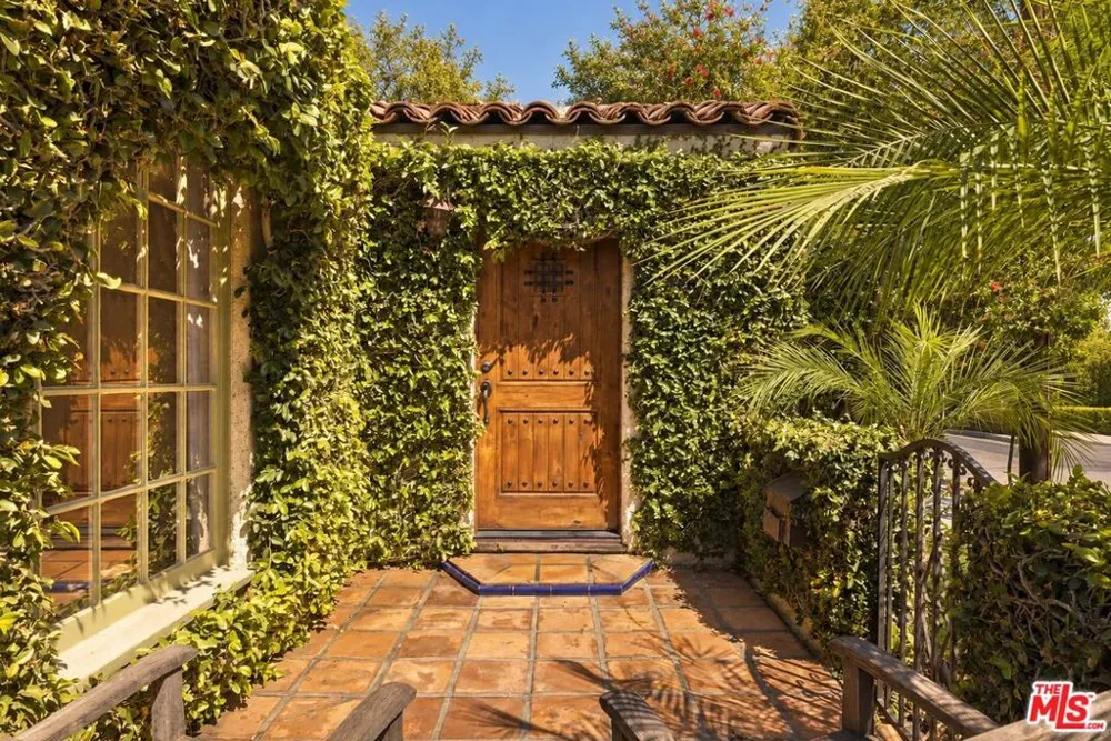 8215 Clinton Street Los Angeles, CA 90048