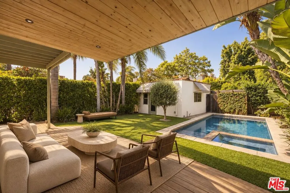 8215 Clinton Street Los Angeles, CA 90048
