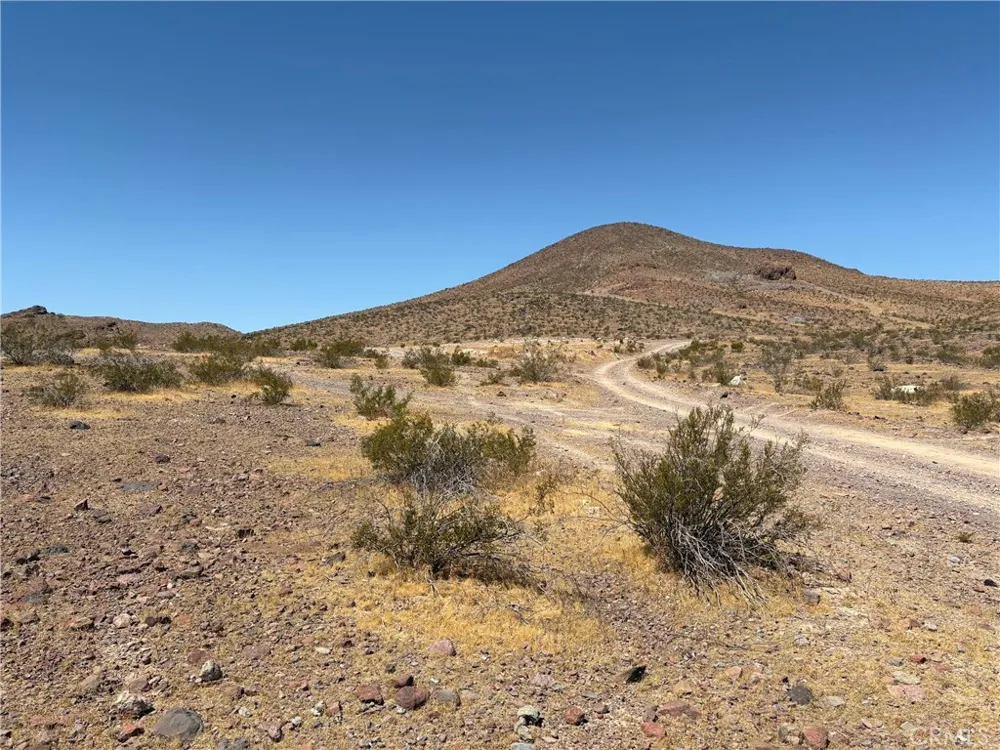 EM4800 Adelanto, CA 92301