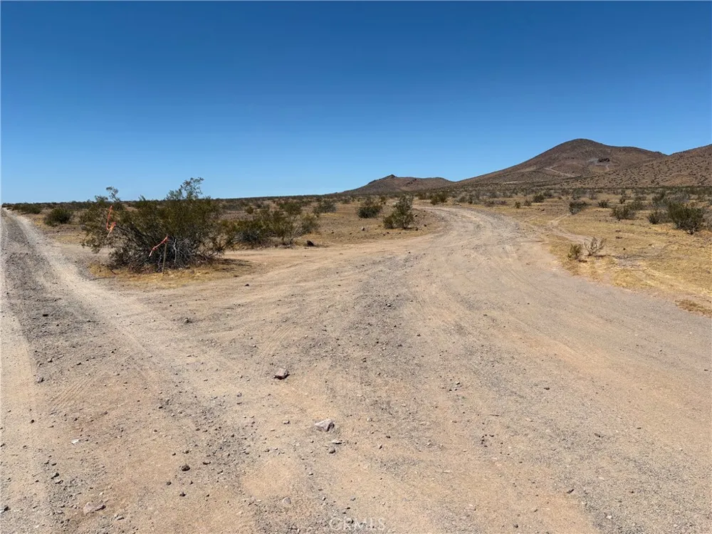 EM4800 Adelanto, CA 92301