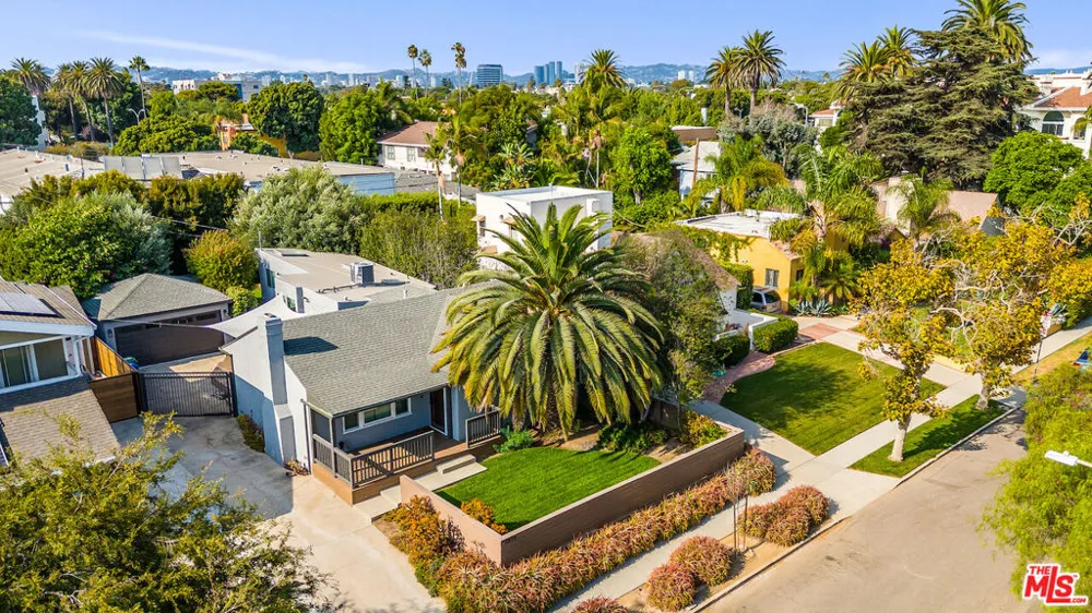11819 Pacific Avenue Los Angeles, CA 90066