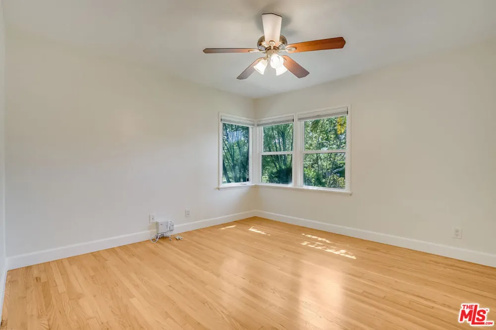 11819 Pacific Avenue Los Angeles, CA 90066
