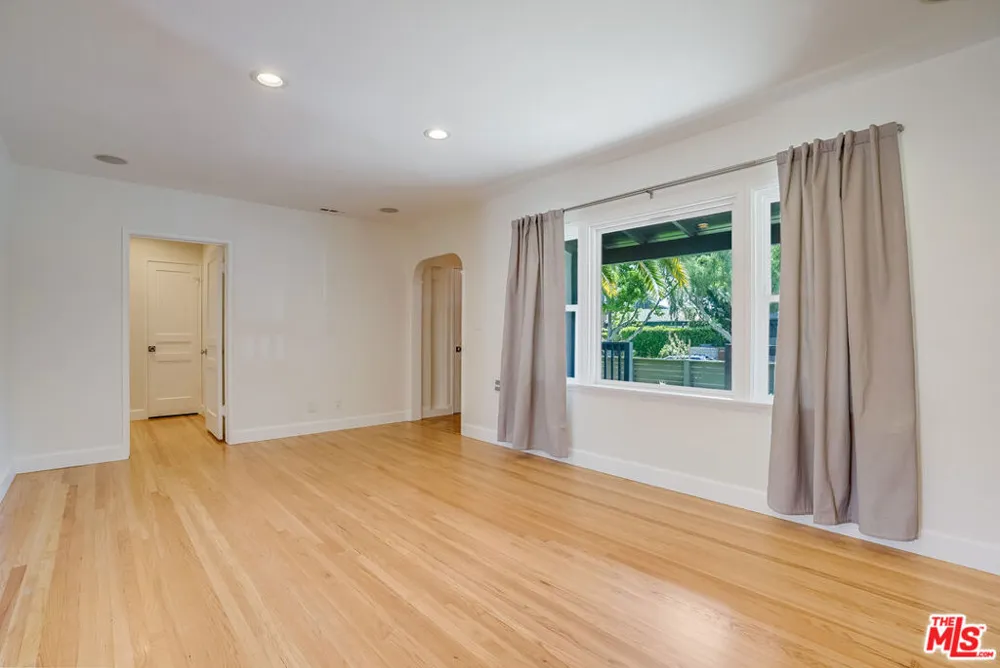 11819 Pacific Avenue Los Angeles, CA 90066