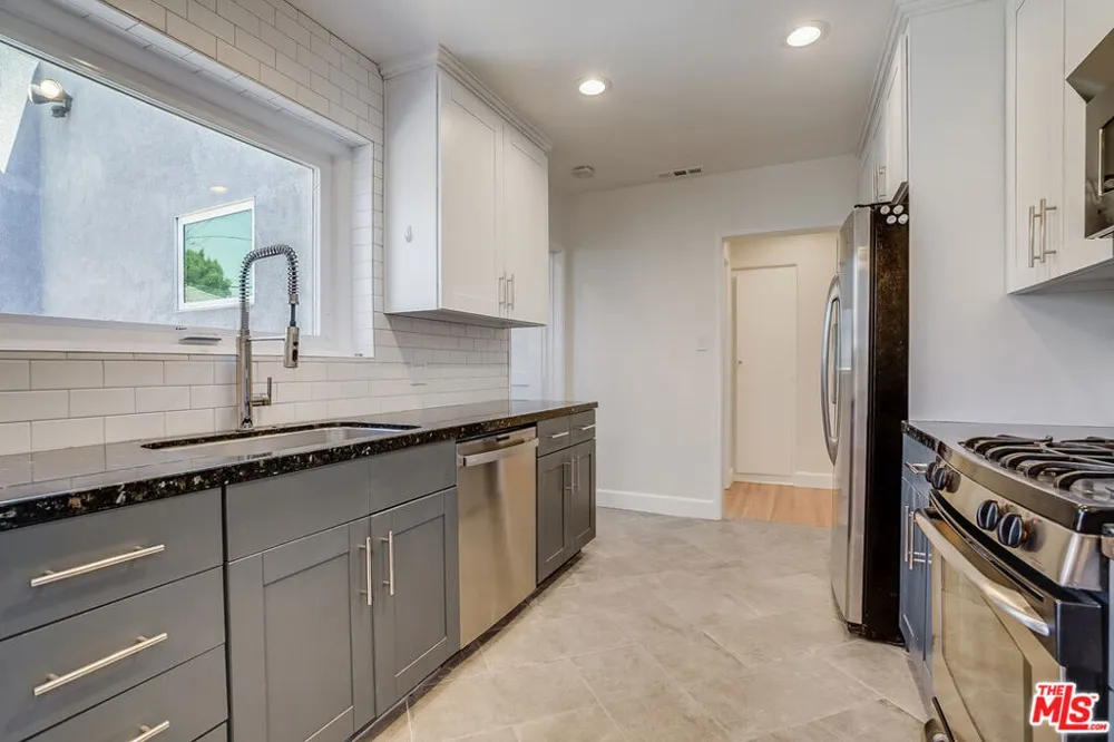 11819 Pacific Avenue Los Angeles, CA 90066