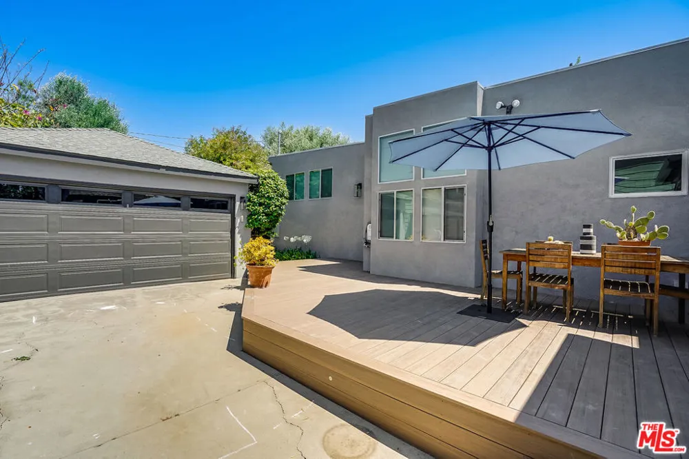 11819 Pacific Avenue Los Angeles, CA 90066
