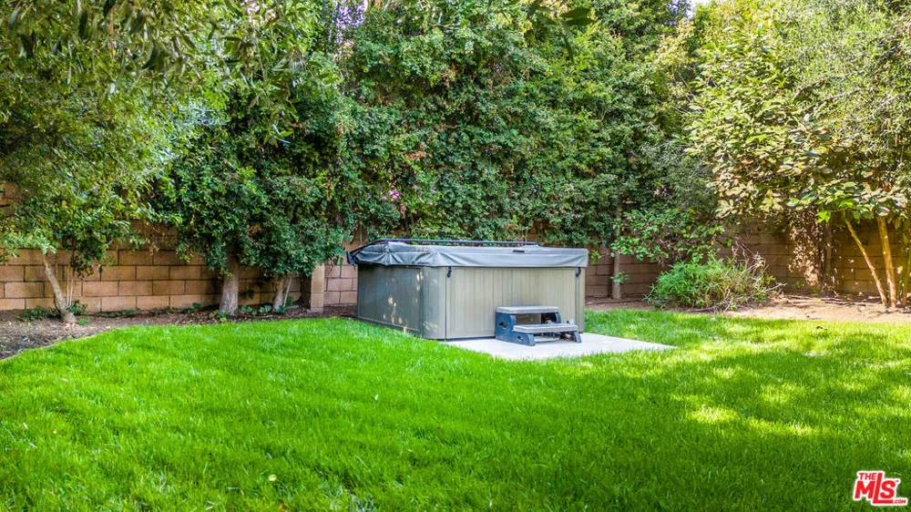 11819 Pacific Avenue Los Angeles, CA 90066