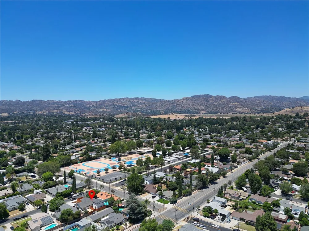 7950 Sausalito Avenue West Hills, CA 91304