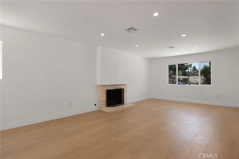 7950 Sausalito Avenue West Hills, CA 91304