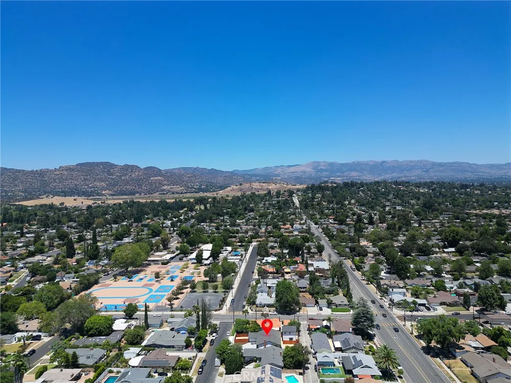 7950 Sausalito Avenue West Hills, CA 91304