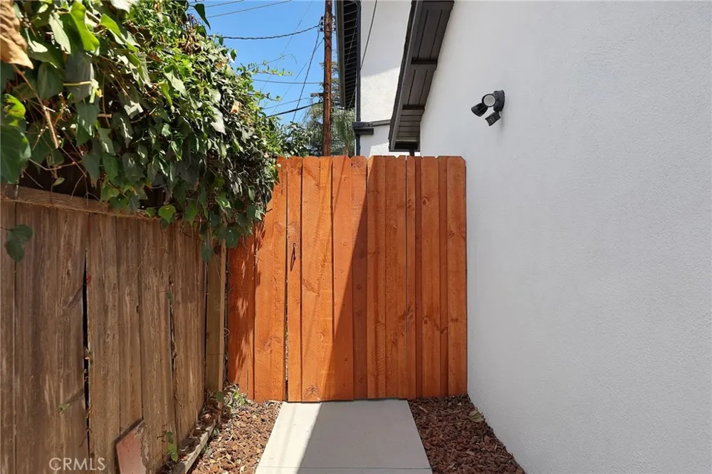7950 Sausalito Avenue West Hills, CA 91304