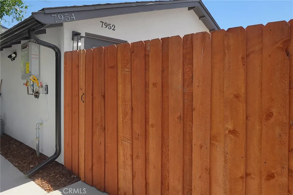 7950 Sausalito Avenue West Hills, CA 91304