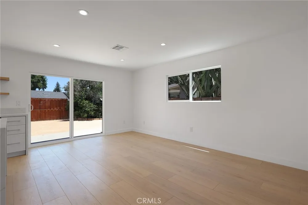 7950 Sausalito Avenue West Hills, CA 91304