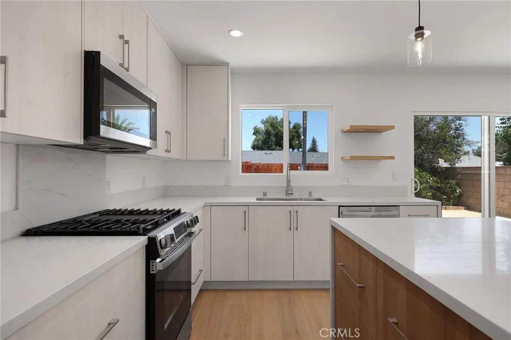 7950 Sausalito Avenue West Hills, CA 91304