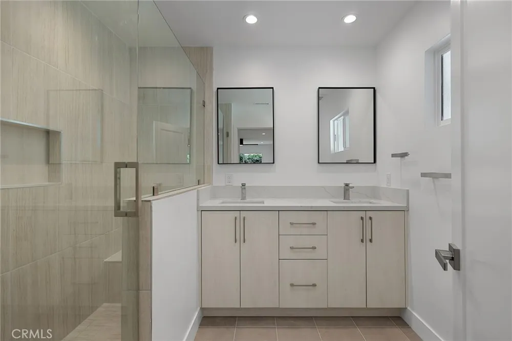 7950 Sausalito Avenue West Hills, CA 91304