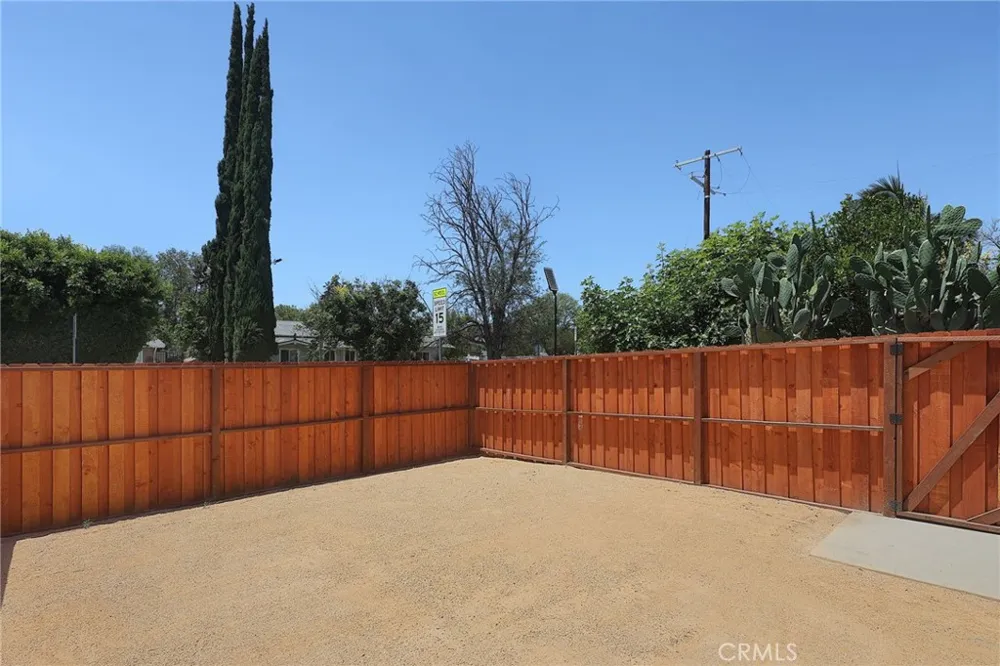 7950 Sausalito Avenue West Hills, CA 91304
