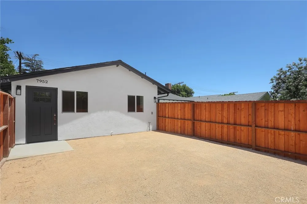 7950 Sausalito Avenue West Hills, CA 91304