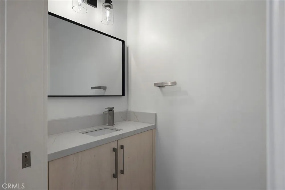 7950 Sausalito Avenue West Hills, CA 91304