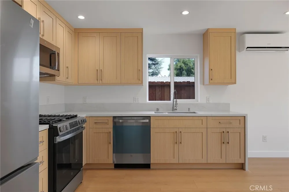7950 Sausalito Avenue West Hills, CA 91304
