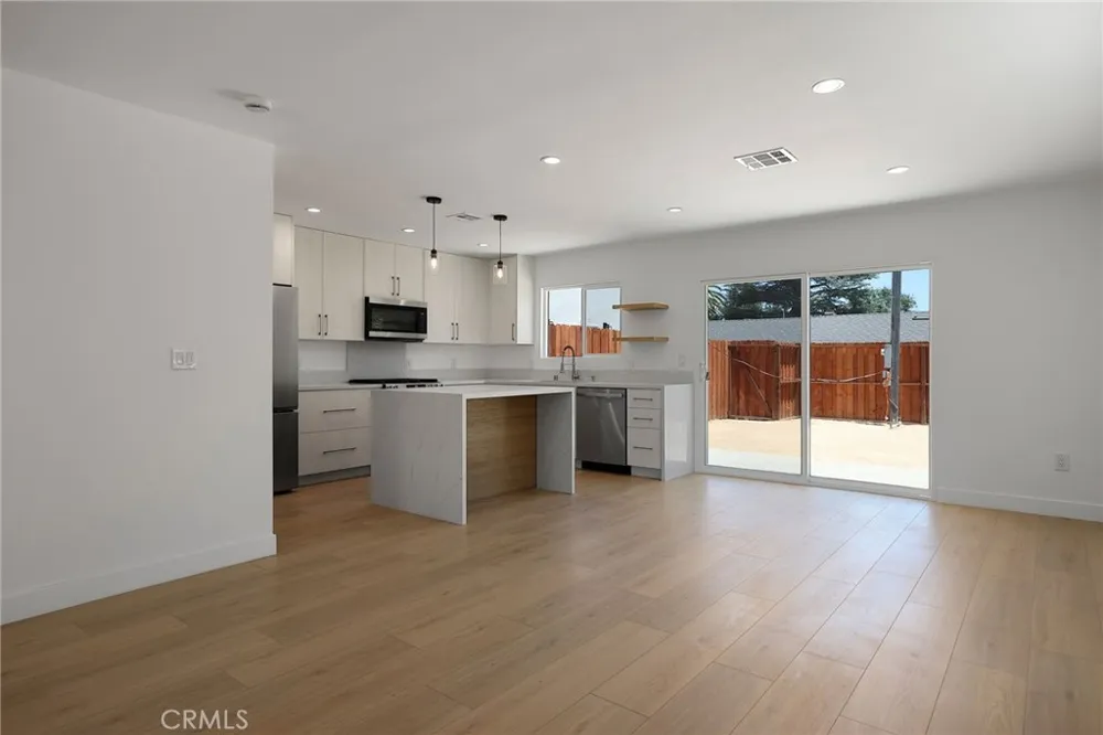 7950 Sausalito Avenue West Hills, CA 91304