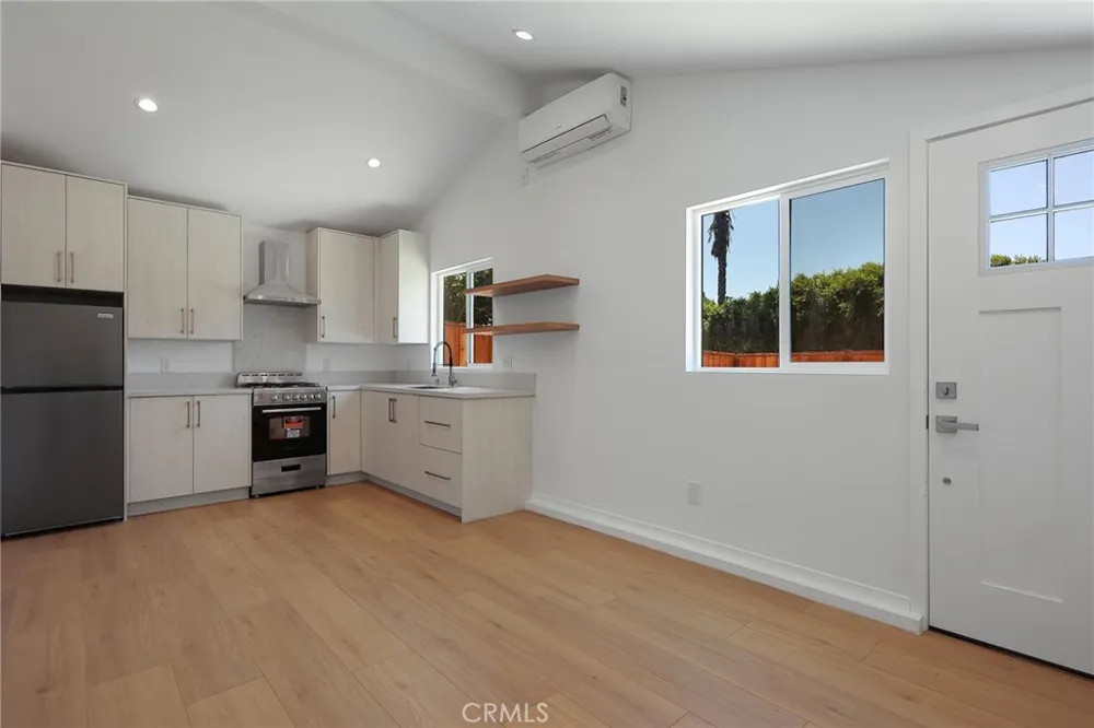 7950 Sausalito Avenue West Hills, CA 91304