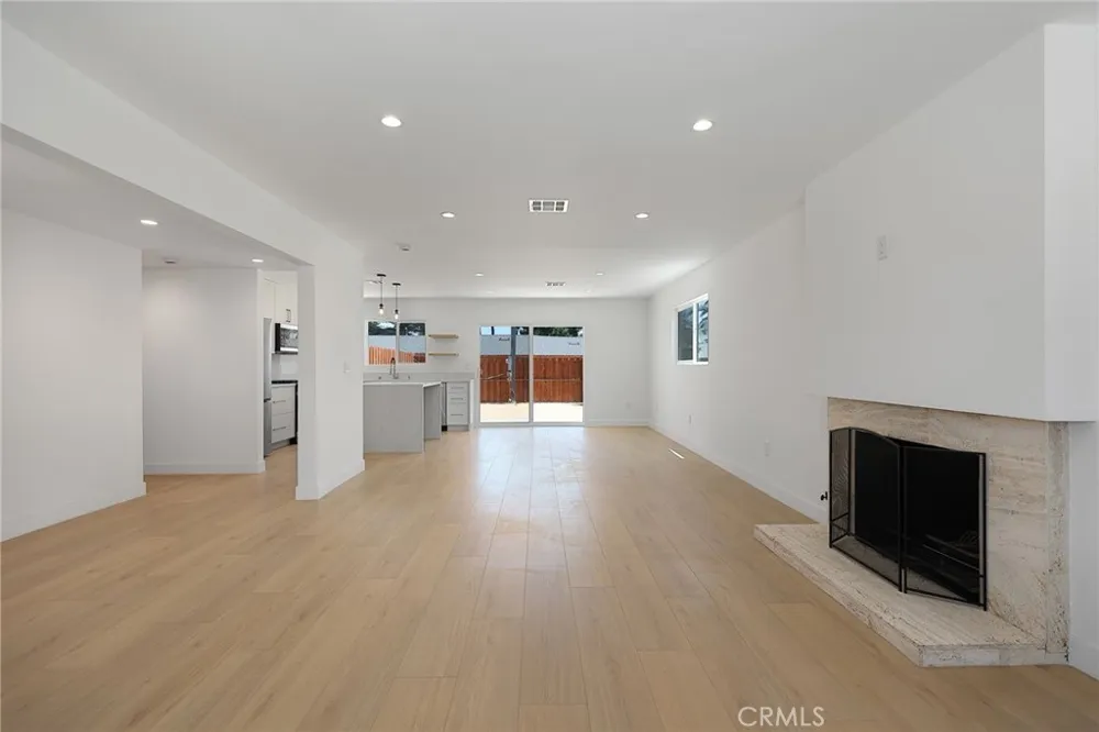 7950 Sausalito Avenue West Hills, CA 91304