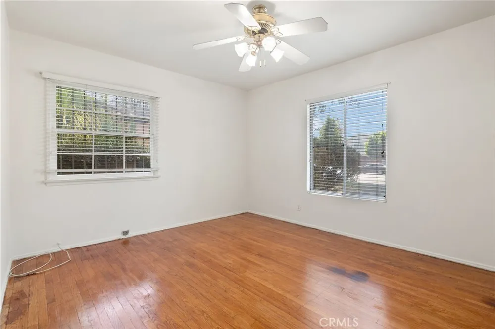 1815 W Riverside Drive Burbank, CA 91506