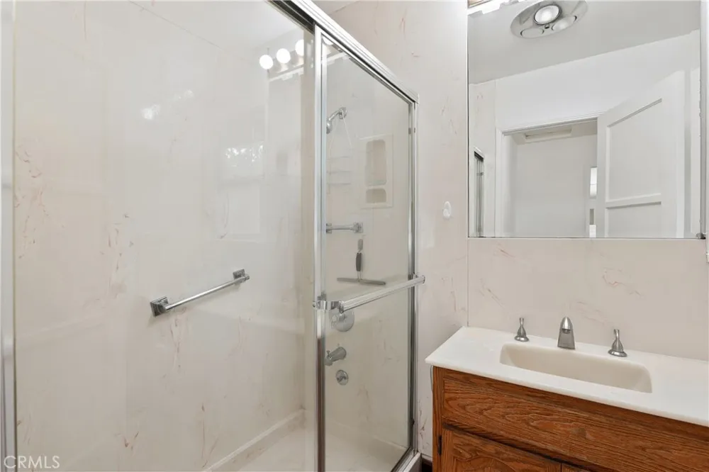 1815 W Riverside Drive Burbank, CA 91506