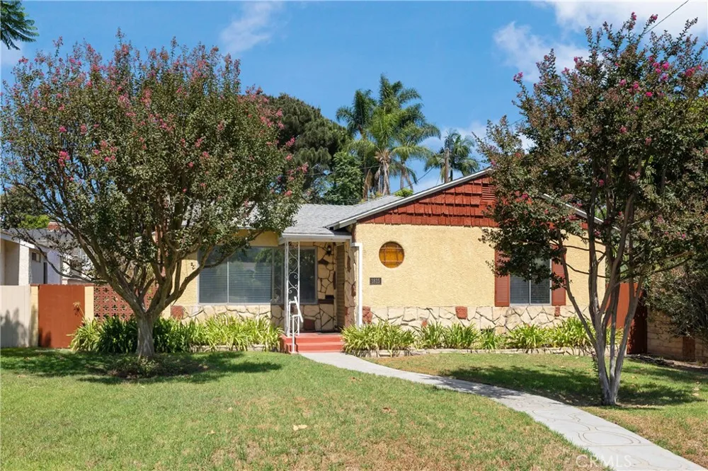 1815 W Riverside Drive Burbank, CA 91506