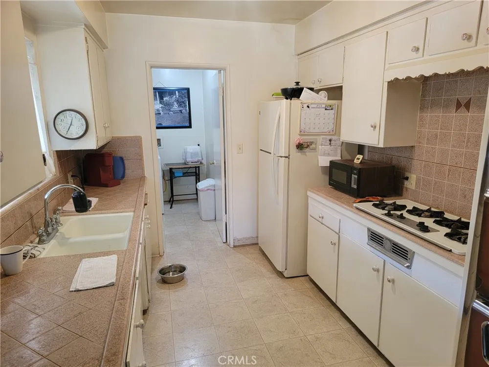 9969 Claremont Bloomington, CA 92316