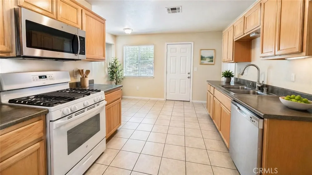 44608 Stanridge Lancaster, CA 93535