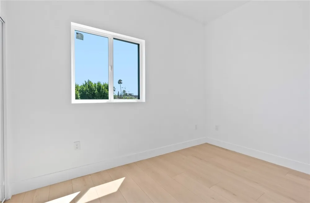 2637 S Garth #6 Los Angeles, CA 90034