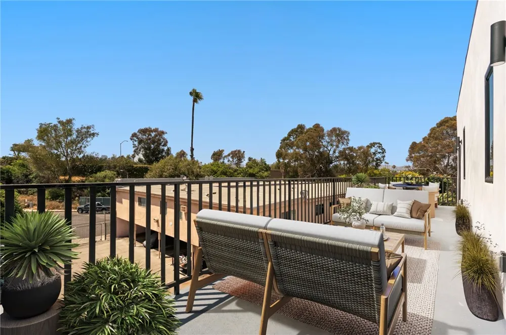 2637 S Garth #6 Los Angeles, CA 90034