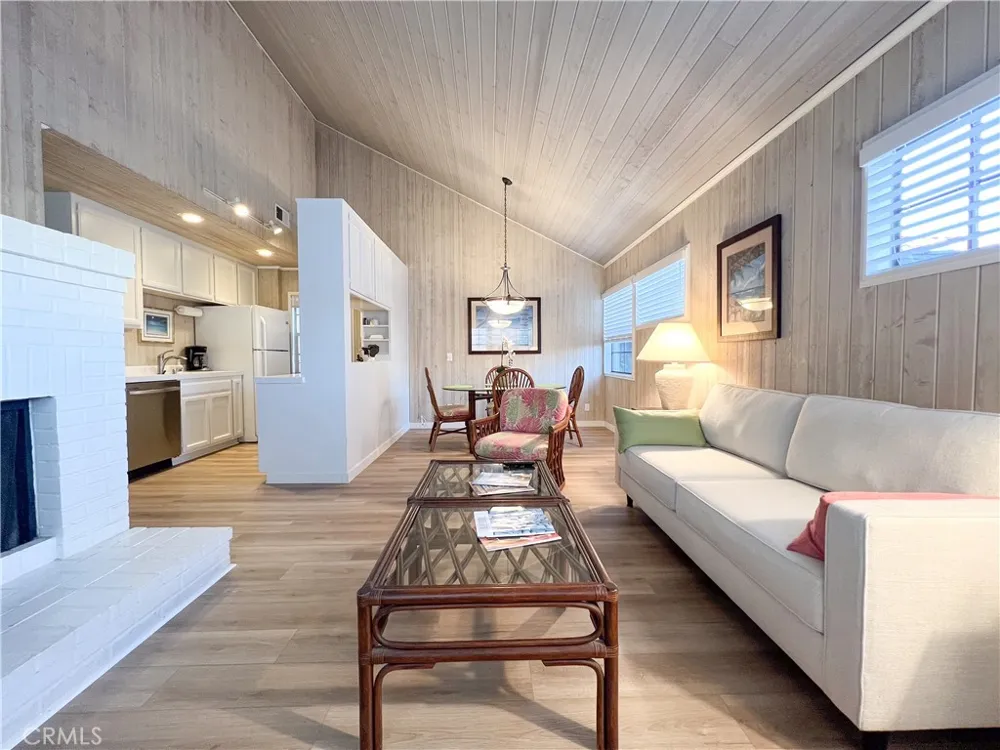 315 Diamond Avenue Newport Beach, CA 92662