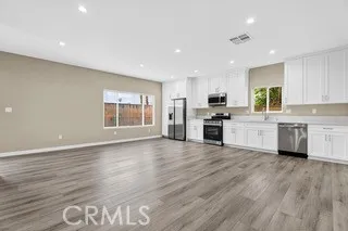 7827 Vicky Avenue West Hills, CA 91304