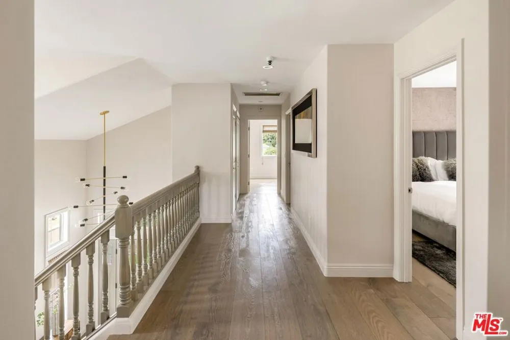4661 Norwich Avenue Sherman Oaks, CA 91403