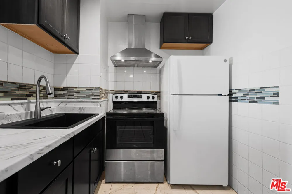 210 S La Fayette Park Place #201 Los Angeles, CA 90057