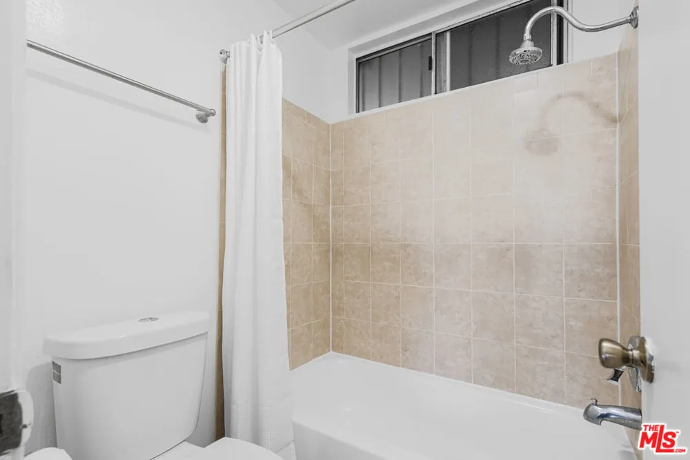 210 S La Fayette Park Place #201 Los Angeles, CA 90057