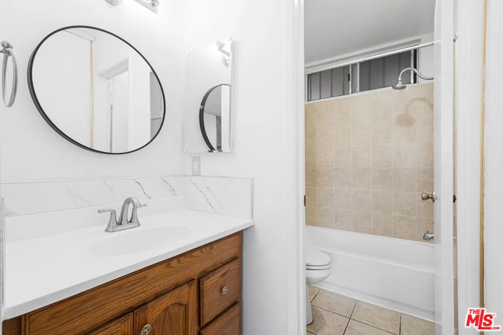 210 S La Fayette Park Place #201 Los Angeles, CA 90057