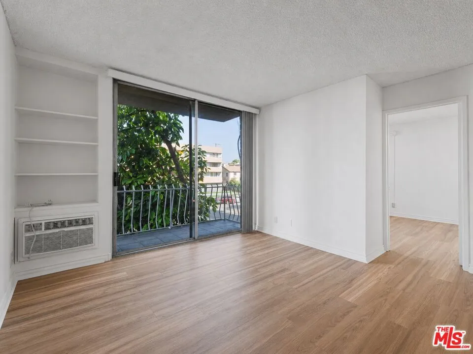 210 S La Fayette Park Place #201 Los Angeles, CA 90057