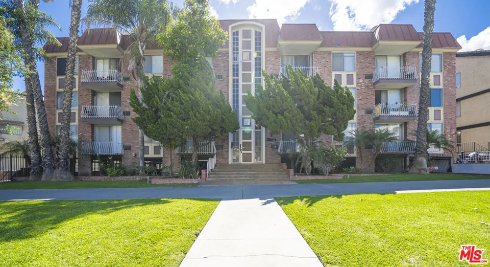 210 S La Fayette Park Place #201 Los Angeles, CA 90057