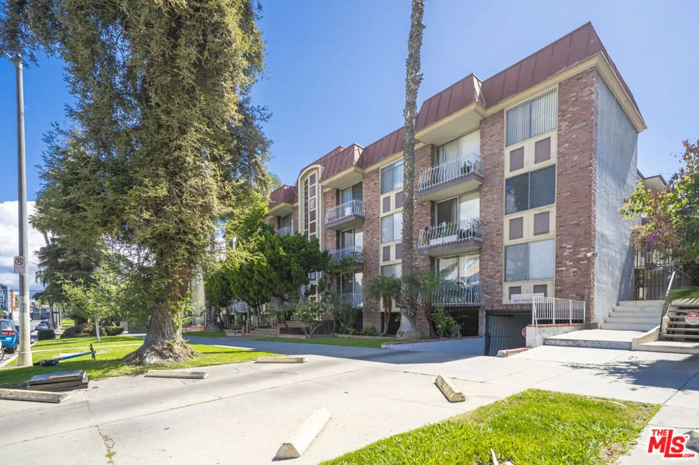210 S La Fayette Park Place #201 Los Angeles, CA 90057