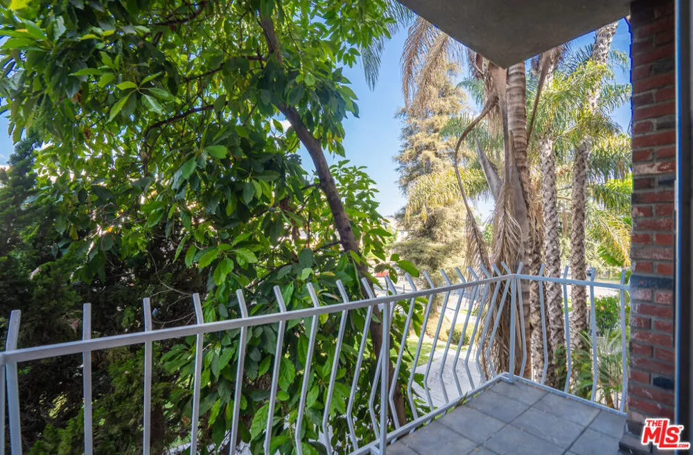210 S La Fayette Park Place #201 Los Angeles, CA 90057