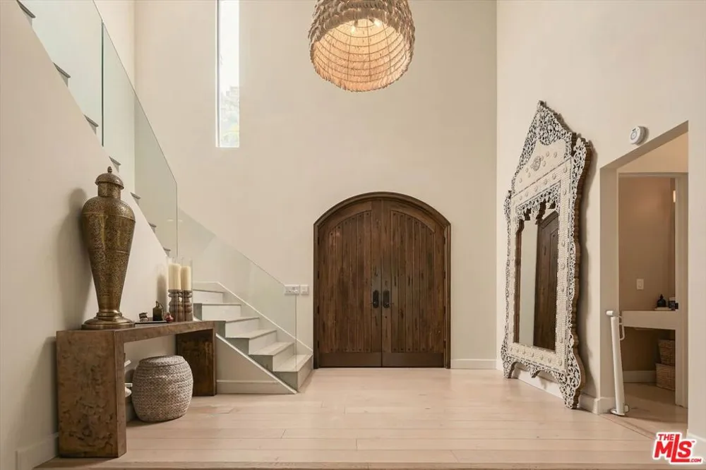 2299 Gloaming Way Beverly Hills, CA 90210