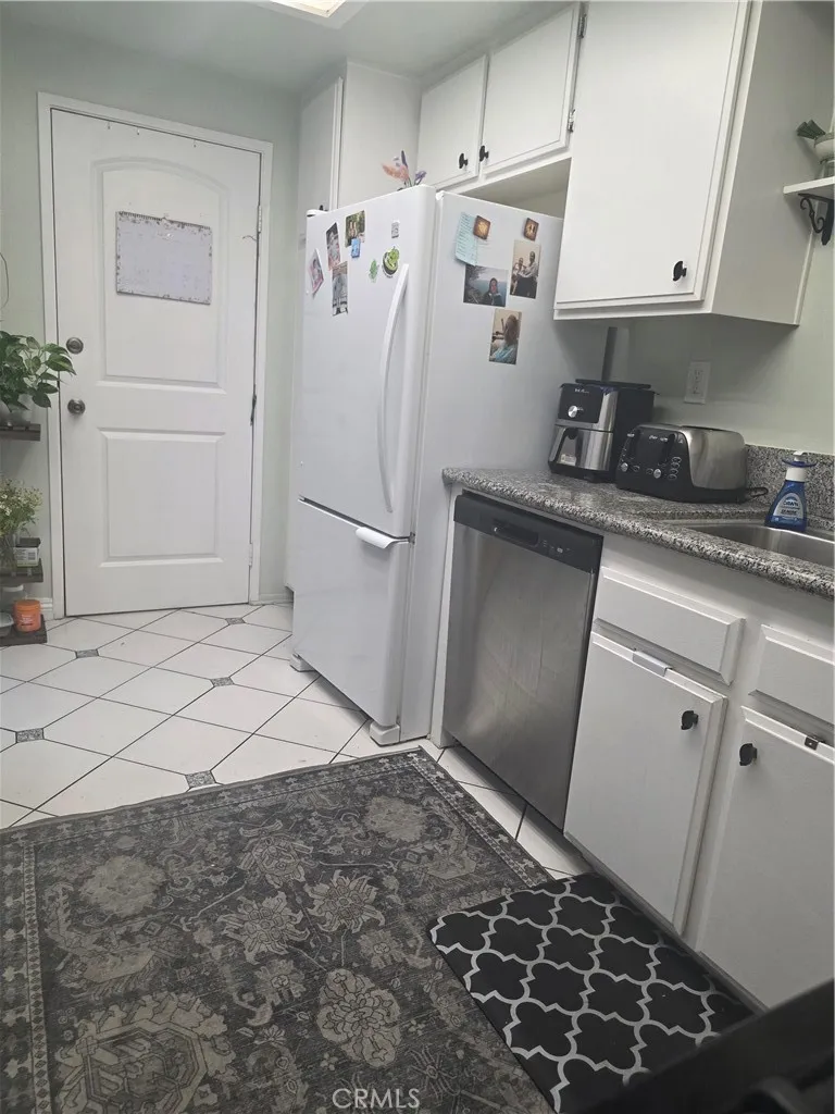23541 Victory #6 Los Angeles, CA 91307