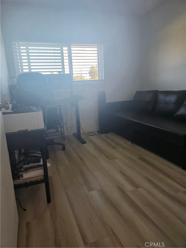 23541 Victory #6 Los Angeles, CA 91307