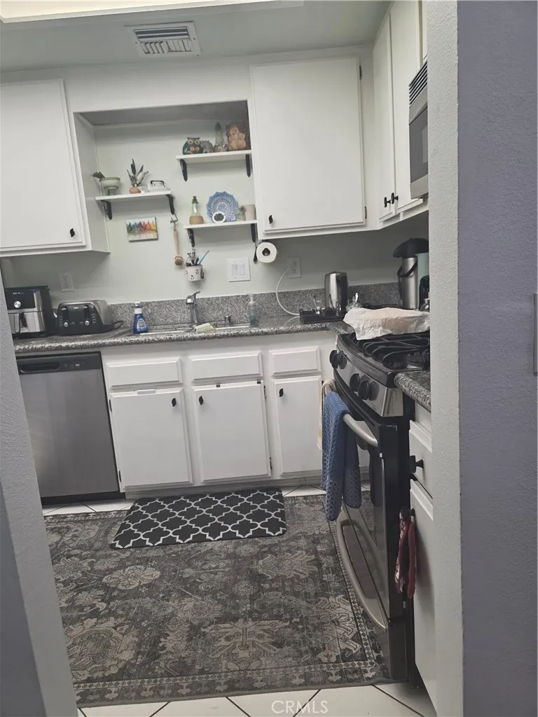 23541 Victory #6 Los Angeles, CA 91307