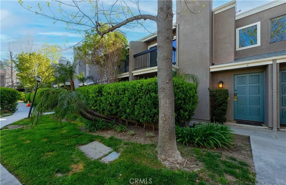 23541 Victory #6 Los Angeles, CA 91307